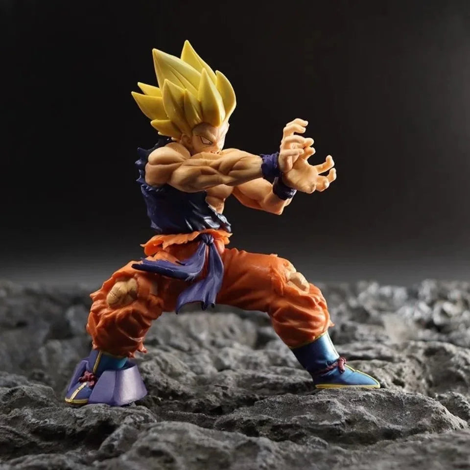 Son Goku Battle Damage Shockwave Anime Figure - Image 3